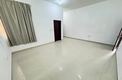 Apartment - Studio - 1 Bathroom for rent in Shakhbout City - Abu Dhabi