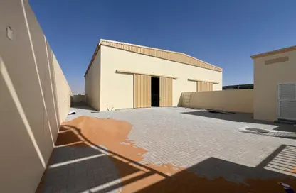 Warehouse - Studio - 2 Bathrooms for rent in Al Sajaa Industrial - Al Sajaa - Sharjah