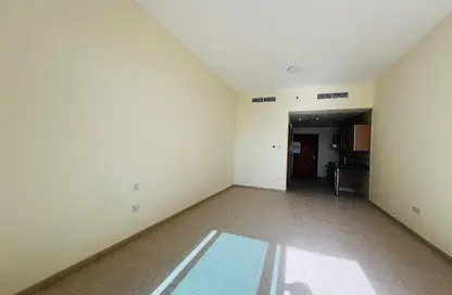 Apartment - Studio - 1 Bathroom for rent in Palace Tower 2 - Palace Towers - Dubai Silicon Oasis - Dubai