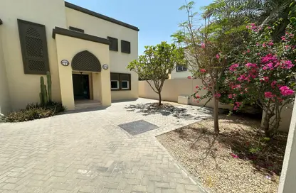 Villa - 3 Bedrooms - 4 Bathrooms for rent in Regional - Jumeirah Park - Dubai