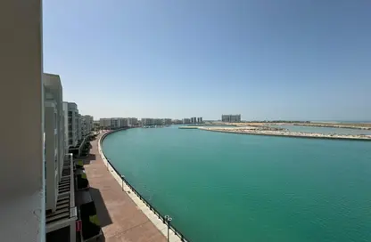 شقة - 2 غرف نوم - 3 حمامات للايجار في 18B البحيرة - لاجون - ميناء العرب - راس الخيمة - رأس الخيمة