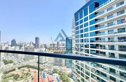Apartment - 3 Bedrooms - 4 Bathrooms for rent in Wave tower - Corniche Road - Abu Dhabi