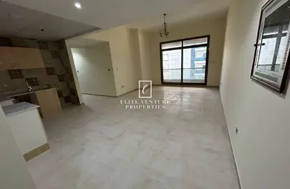 شقة - 2 غرف نوم - 3 حمامات للبيع في برج حمزة - مدينة دبي الرياضية - دبي