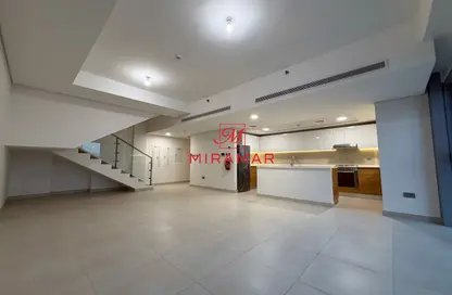 Apartment - 2 Bedrooms - 4 Bathrooms for rent in Radiant Viewz Towers - City Of Lights - Al Reem Island - Abu Dhabi