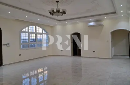 Villa - 5 Bedrooms for rent in Mohamed Bin Zayed City - Abu Dhabi