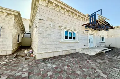 Apartment - 3 Bedrooms - 5 Bathrooms for rent in Mohamed Bin Zayed Centre - Mohamed Bin Zayed City - Abu Dhabi