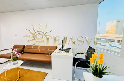 مكتب - استوديو - 1 حمام للايجار في فاطمه محمد احمد بن سليمان - الرفاعة - بر دبي - دبي