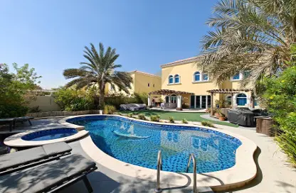 Villa - 5 Bedrooms - 6 Bathrooms for rent in Legacy - Jumeirah Park - Dubai