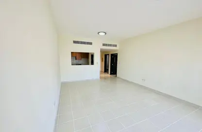 Empty Room image for: Apartment - 1 Bedroom - 1 Bathroom for rent in The Gardens Buildings - The Gardens - Dubai, Image 1