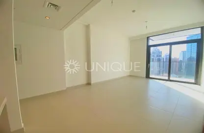 Empty Room image for: Apartment - 1 Bedroom - 1 Bathroom for rent in Burj Crown - Downtown Dubai - Dubai, Image 1