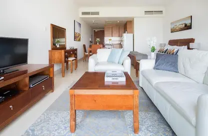 Living Room image for: Apartment - 1 Bathroom for sale in Saba Tower 3 - Saba Towers - Jumeirah Lake Towers - Dubai, Image 1
