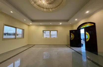Apartment - Studio - 1 Bathroom for rent in Mohamed Bin Zayed City Villas - Mohamed Bin Zayed City - Abu Dhabi