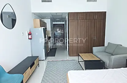 شقة - 1 حمام للايجار في مساكن النخبة رقم 5 - مساكن النخبة الرياضية - مدينة دبي الرياضية - دبي