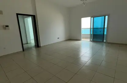 Apartment - 1 Bedroom - 2 Bathrooms for sale in Palm Tower 1 - Palm Towers - Al Majaz - Sharjah
