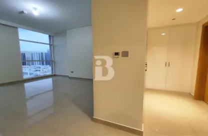 Empty Room image for: Apartment - 3 Bedrooms - 4 Bathrooms for rent in United Square - Al Khalidiya - Abu Dhabi, Image 1