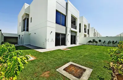 Outdoor House image for: Villa - 5 Bedrooms - 5 Bathrooms for rent in Umm Suqeim 1 Villas - Umm Suqeim 1 - Umm Suqeim - Dubai, Image 1