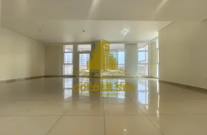 شقة - 3 غرف نوم - 5 حمامات للايجار في يونايتد سكوير - الخالدية - أبوظبي