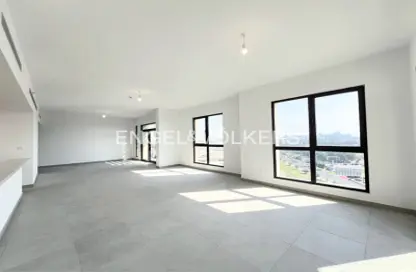 Empty Room image for: Apartment - 4 Bedrooms - 5 Bathrooms for rent in Asayel - Madinat Jumeirah Living - Umm Suqeim - Dubai, Image 1
