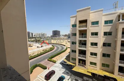 Apartment - 1 Bedroom - 2 Bathrooms for sale in Mazaya 28 - Queue Point - Dubai Land - Dubai