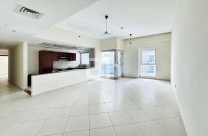 Apartment - 2 Bedrooms - 2 Bathrooms for rent in Cascades Tower - Dubai Marina - Dubai