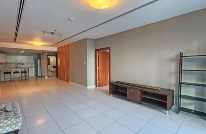 Apartment - 1 Bedroom - 2 Bathrooms for rent in Marina View Tower B - Marina View - Dubai Marina - Dubai