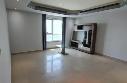 شقة - غرفة نوم - 2 حمامات للبيع في مساكن كورنيش عجمان - طريق كورنيش عجمان - عجمان