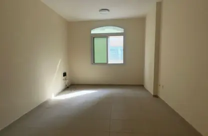 Apartment - 2 Bedrooms - 2 Bathrooms for rent in Al Qulaya'ah - Al Sharq - Sharjah