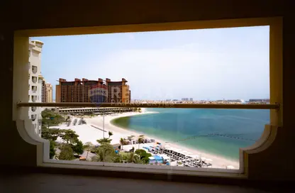 Apartment - 2 Bedrooms - 3 Bathrooms for rent in Al Haseer - Shoreline Apartments - Palm Jumeirah - Dubai