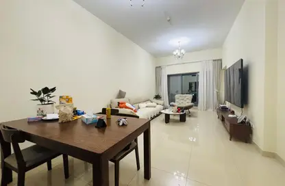 شقة - غرفة نوم - 2 حمامات للايجار في برمودا فيوز - مدينة دبي الرياضية - دبي