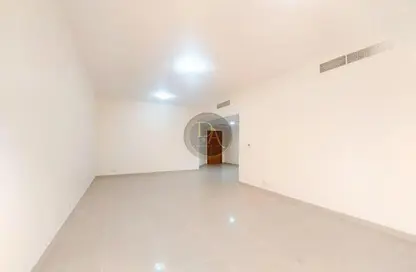 Apartment - 4 Bedrooms - 4 Bathrooms for rent in Golden Sands 9 - Mankhool - Bur Dubai - Dubai