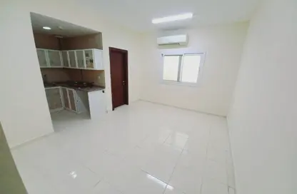 Apartment - Studio - 1 Bathroom for rent in Al Shamsi 1 - Muwaileh Commercial - Sharjah