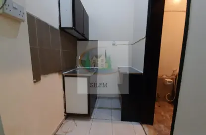 Kitchen image for: Apartment - 1 Bathroom for rent in Al Khalidiya - Abu Dhabi, Image 1