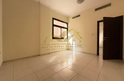 شقة - غرفة نوم - 2 حمامات للايجار في شارع العبرة - السوق الكبير - بر دبي - دبي