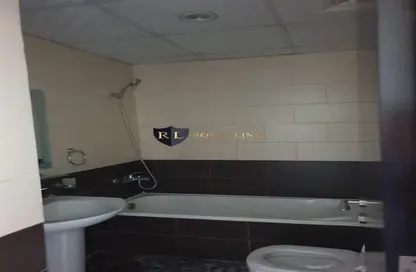 صورة لـ حمام شقة - غرفة نوم - 2 حمامات للايجار في برج فرانكفورت - مدينة دبي الرياضية - دبي ، صورة رقم 1