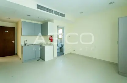 Apartment - Studio - 1 Bathroom for rent in Juma Al Majid Building - Al Muraqqabat - Deira - Dubai