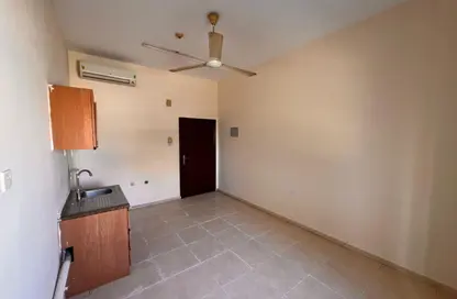 Apartment - Studio - 1 Bathroom for rent in Al Mowaihat 3 - Al Mowaihat - Ajman