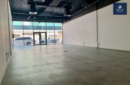 Shop - Studio for rent in The Curve - Al Quoz 3 - Al Quoz - Dubai