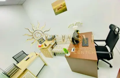 Office Space - Studio - 1 Bathroom for rent in Red Avenue - Al Garhoud - Dubai