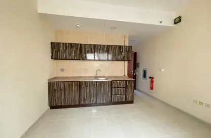 شقة - 1 حمام للايجار في طريق فاير ستاشن - مويلح - الشارقة