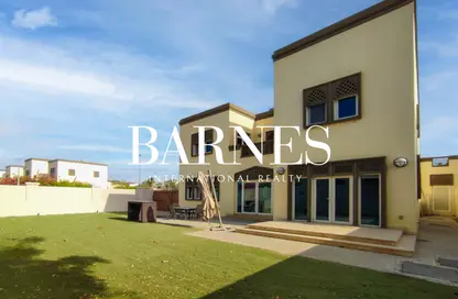 Villa - 3 Bedrooms - 5 Bathrooms for rent in Regional - Jumeirah Park - Dubai