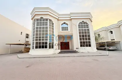 فيلا - 5 غرف نوم - 7 حمامات للايجار في الخالدية - العين