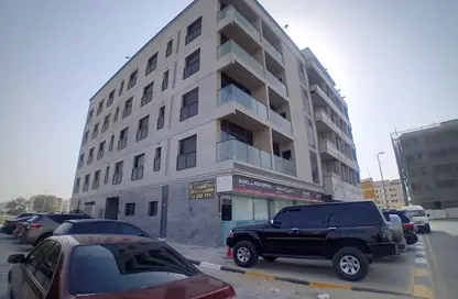 عمارة بالكامل - استوديو - 8 حمامات للبيع في مويلح - الشارقة