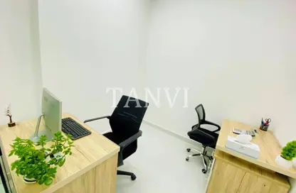 Office Space - Studio - 1 Bathroom for rent in Red Avenue - Al Garhoud - Dubai