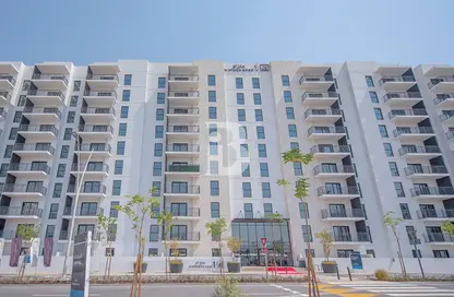 Apartment - 1 Bedroom - 2 Bathrooms for sale in Waters Edge - Yas Island - Abu Dhabi