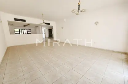 فيلا - 4 غرف نوم - 4 حمامات للايجار في فلل الجميرا 1 - جميرا 1 - جميرا - دبي