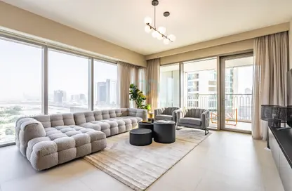 Living Room image for: Apartment - 3 Bedrooms - 4 Bathrooms for rent in Downtown Views II Tower 2 - Downtown Views II - Downtown Dubai - Dubai, Image 1