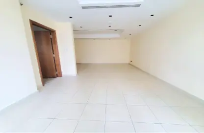 Empty Room image for: Apartment - 2 Bedrooms - 4 Bathrooms for rent in Al Khan - Sharjah, Image 1