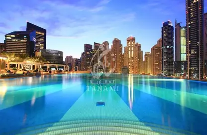 صورة لـ حوض سباحة شقة - غرفة نوم - 2 حمامات للايجار في فندق العنوان دبي مارينا - دبي مارينا - دبي ، صورة رقم 1
