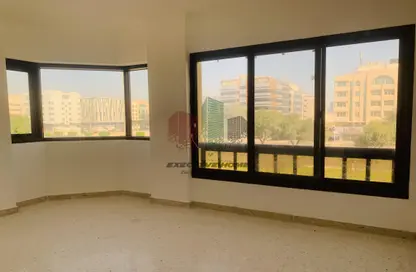 Empty Room image for: Apartment - 2 Bedrooms - 2 Bathrooms for rent in C13 - Al Nahyan - Abu Dhabi, Image 1