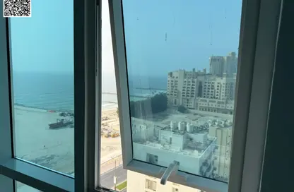 شقة - 2 غرف نوم - 2 حمامات للايجار في مساكن كورنيش عجمان - طريق كورنيش عجمان - عجمان
